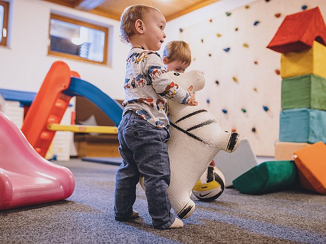 Kinder im Hotel Vorderronach